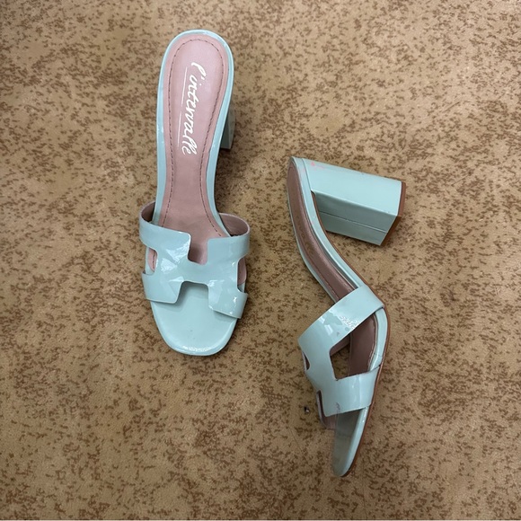 L’intervalle sandal - Picture 2 of 2